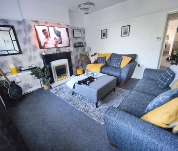 2 bedroom end of terrace house to rent - Photo 1