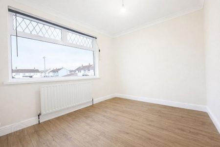 58 Hawthorn Avenue, Carrickfergus, BT38 8EQ - Photo 2