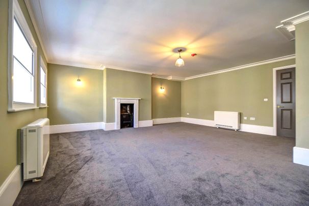 3 bedroom apartment to rent - Photo 1