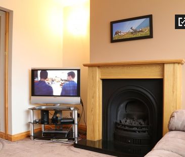Room in 4-bedroom apartment in North Central Area, Dublin - Photo 4