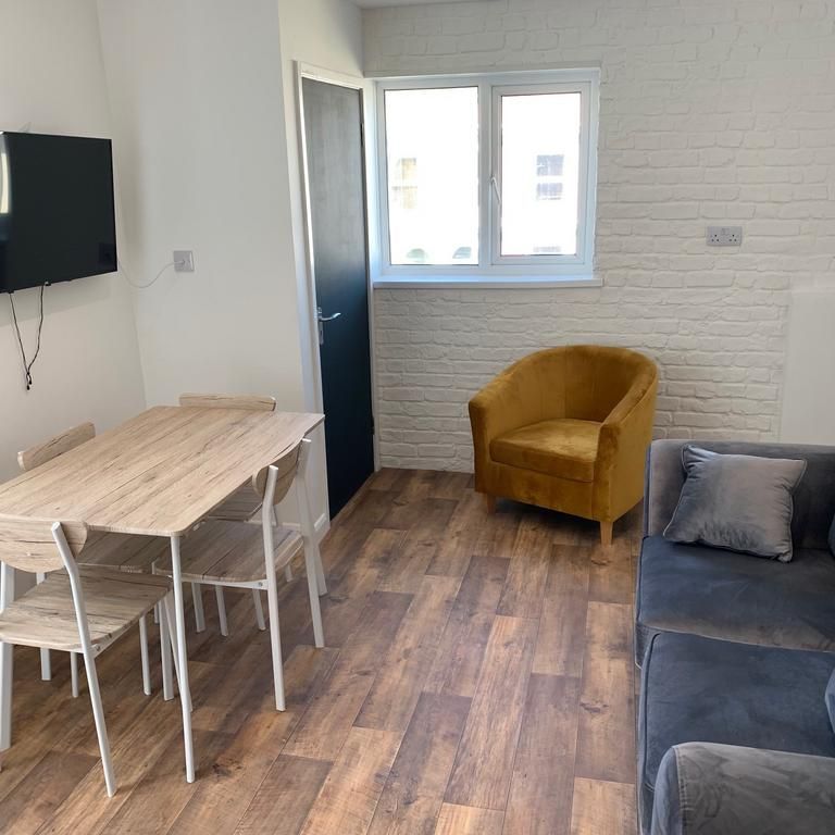 3 bedroom flat share to rent - Photo 1