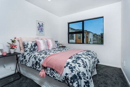 Modern 3 Bedroom Townhouse in Henderson! - Photo 3