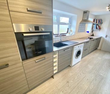 2 bedroom semi-detached house to rent - Photo 6