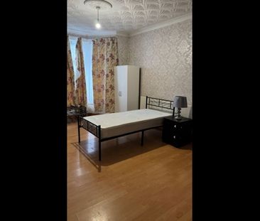 Room in a Shared House, High Road, IG3 - Photo 1