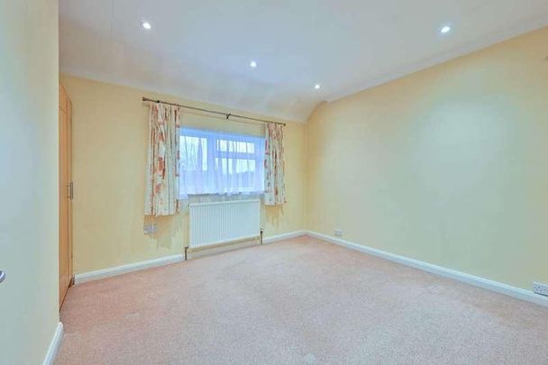 Bowring Green, Wd, Bushey, WD19 - Photo 1