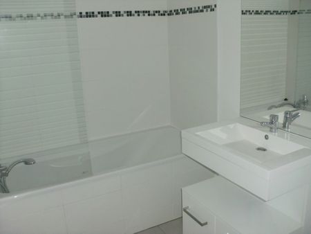 Location Appartement 3 pièces 63m² LOOS 59120 - Photo 3
