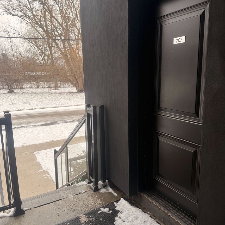 For Lease - 7277 Wilson Crescent Unit# 207, Niagara Falls, Ontario - Photo 1