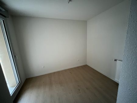 Location Appartement 2 pièces 41m² EAUNES 31600 - Photo 3