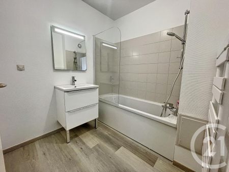 Location Appartement 2 pièces 49m² ST ANDRE LES VERGERS 10120 - Photo 3