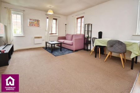 2 bedroom flat to rent - Photo 2