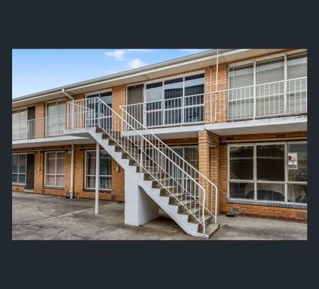 9/87 Devonshire Road, Sunshine, Vic 3020 - Photo 2