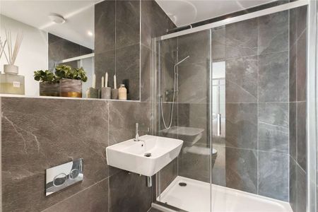 A stylish and contemporary new build apartment, a stroll from the Hythe beachfront. - Photo 5