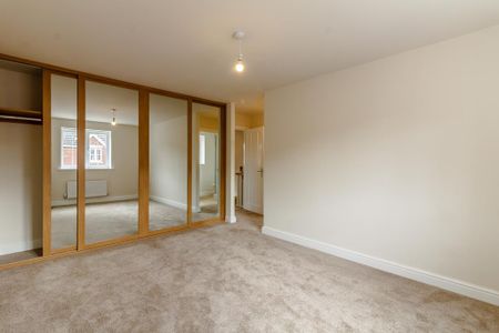 4 bedroom detached house to rent - Photo 2