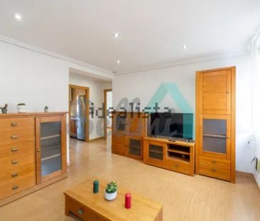 Alquiler de piso en Calle M - Photo 1