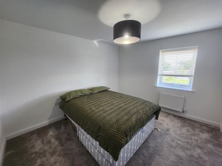 Hales Close, Berry Hill - Photo 5