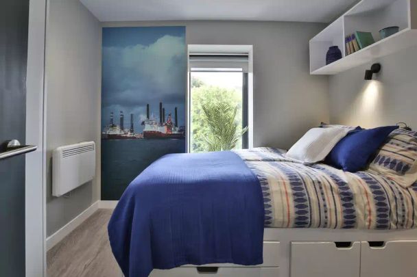 Classic 4 Bed Townhouse - Photo 1