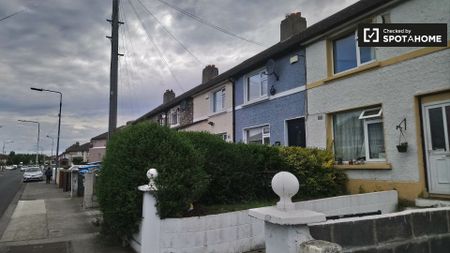 Bright room to rent in 2-bedroom flat in Crumlin, Dublin - Photo 5