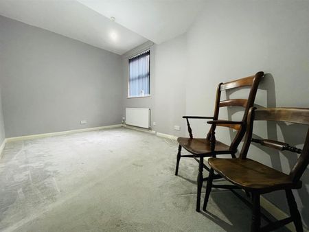 2 Bed House - townhouse - Photo 2