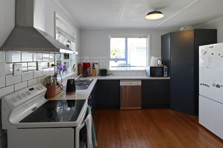 Situated in a highly sought after area, welcome to 66 Rata Street! - Photo 2