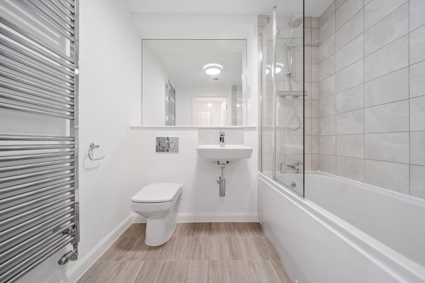 2 bedroom terraced property to rent - Photo 1