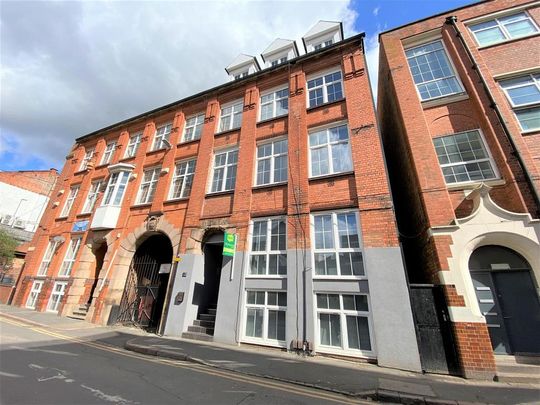 Studio to rent - Photo 1