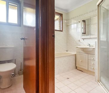 3 bedroom brick house - Photo 5