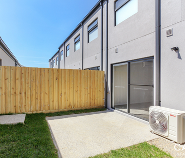 10 Supplejack Walk, Cranbourne North - Photo 5