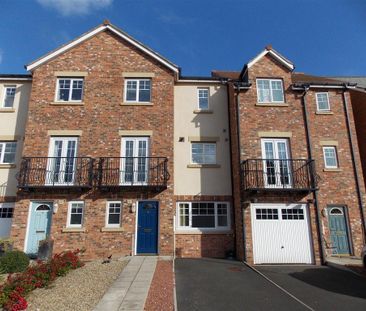 6 bedroom terraced house to rent - Photo 2