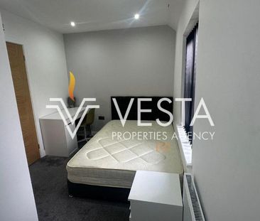 4 bedroom semi-detached house to rent - Photo 2