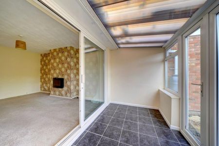 3 bedroom semi-detached bungalow to rent - Photo 2