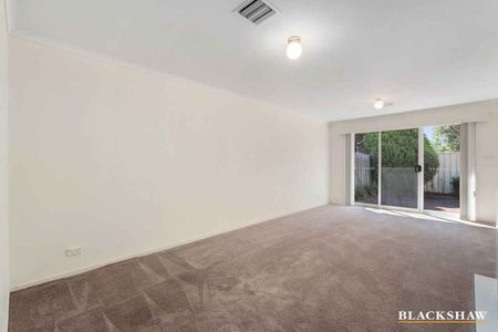 3 Bedroom Home In Florey - Photo 2