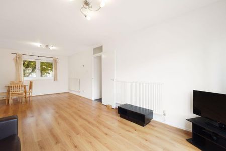 3 bedroom flat to rent - Photo 3