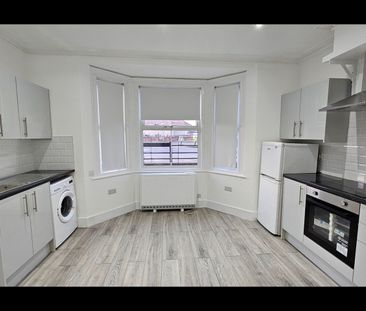 Uxbridge Road, Slough, SL2 5NX - Photo 3