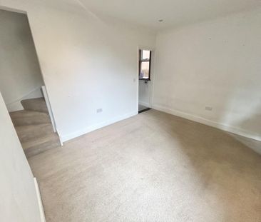 3 bedroom end of terrace house to rent - Photo 1