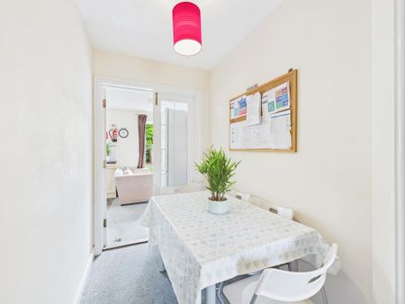 4 bedroom terraced house to rent - Photo 2