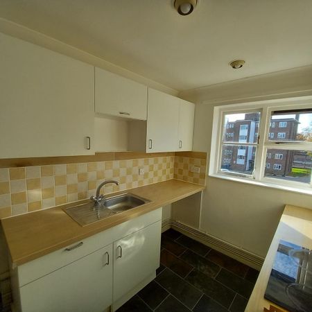 1 bedroom flat to rent - Photo 2