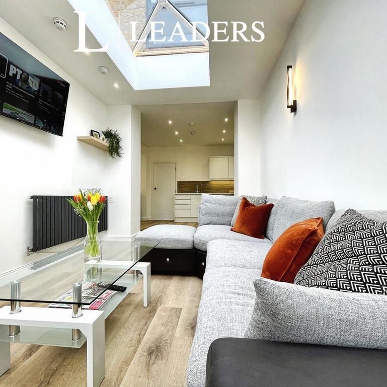 1 bedroom in a house share to rent - Photo 1