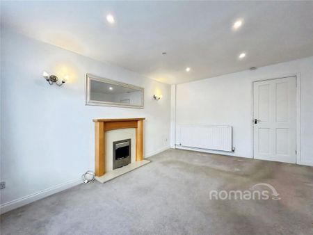 3 bedroom detached house to rent - Photo 2