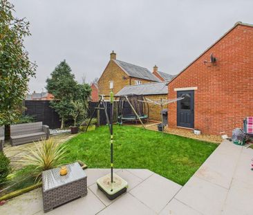 4 bedroom detached house to rent - Photo 4