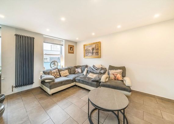 Battersea Church Road, SW11 3NA, London - Photo 1