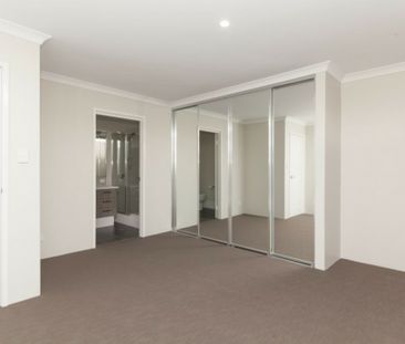 FAMILY HOME - Photo 2