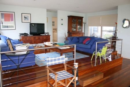 4 Bedroom Foreshore Property - Photo 2