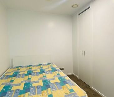 Premium location 2 bedrooms apartment - Photo 2