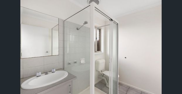 ULTRA CONVENIENT GROVEDALE LOCATION - Photo 1