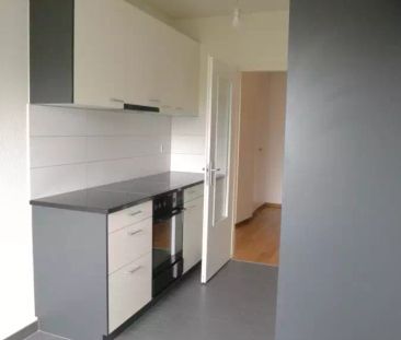 FRIBOURG - IMP. DE LA FORET 24 - 2.5 PIECES 3EME ETAGE - RENOVE - Photo 3