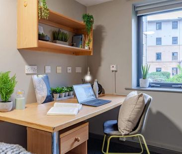 1 bedroom in a flat share to rent - Photo 4