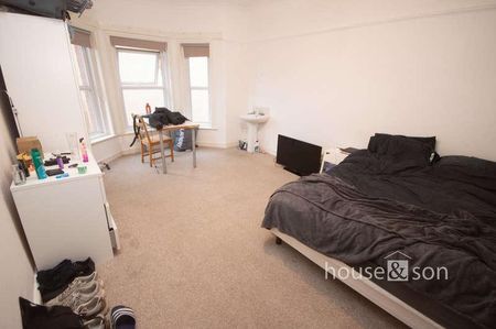 Malmesbury Park Road, Charminster, BH8 - Photo 3