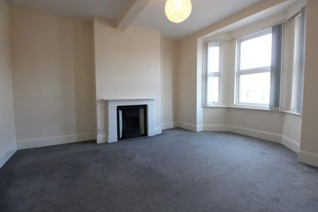 3 bedroom maisonette to rent - Photo 2