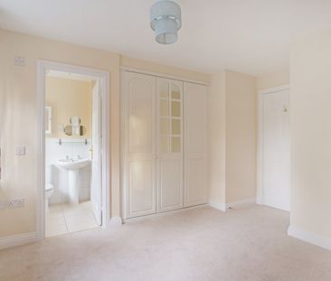 3 bedroom semi-detached house to rent - Photo 5