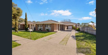 Spacious family home in a quiet West End location - Photo 5